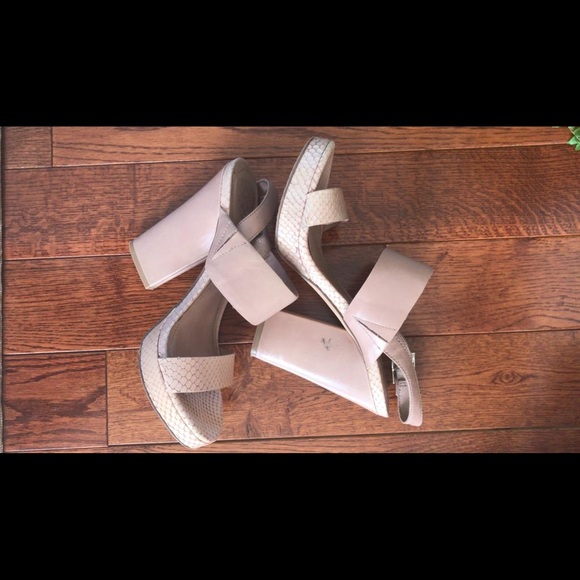 Vince Camuto Blush Pink platform heel Sandals - Picture 6 of 12